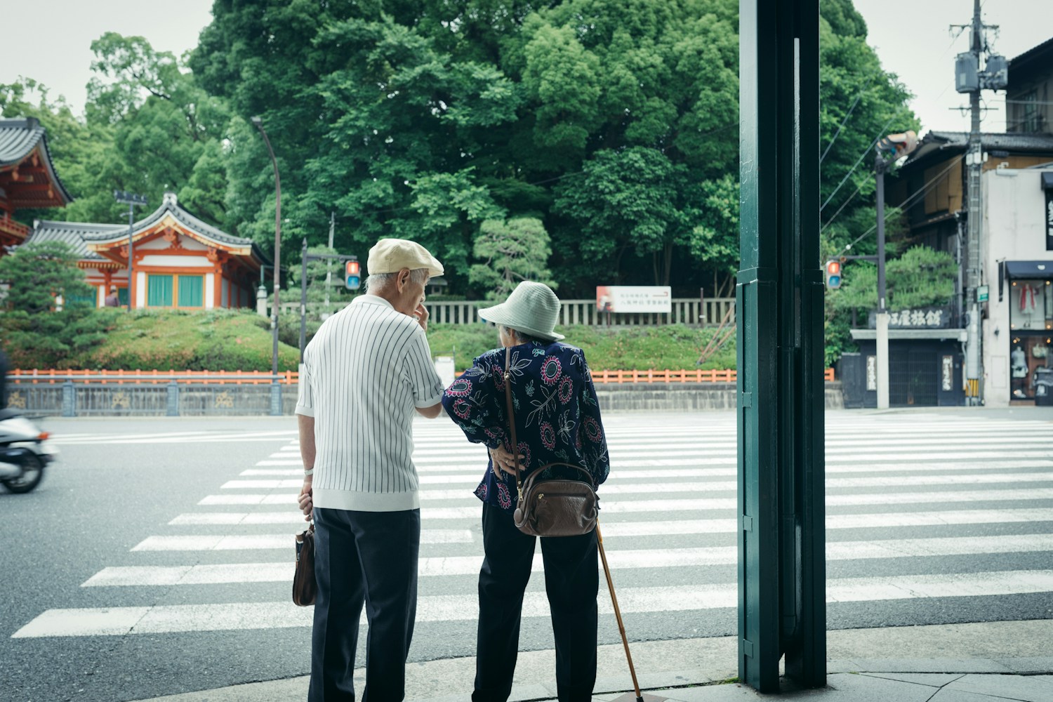 認知症で親の口座が凍結される前に｜家族信託で財産を守る方法を滋賀の専門家が解説