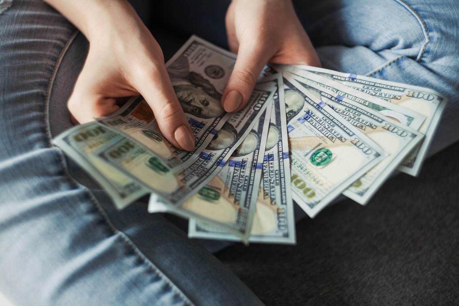親の預金を生前に無断引き出しされた場合の対処法｜相続財産の使い込み問題を解説